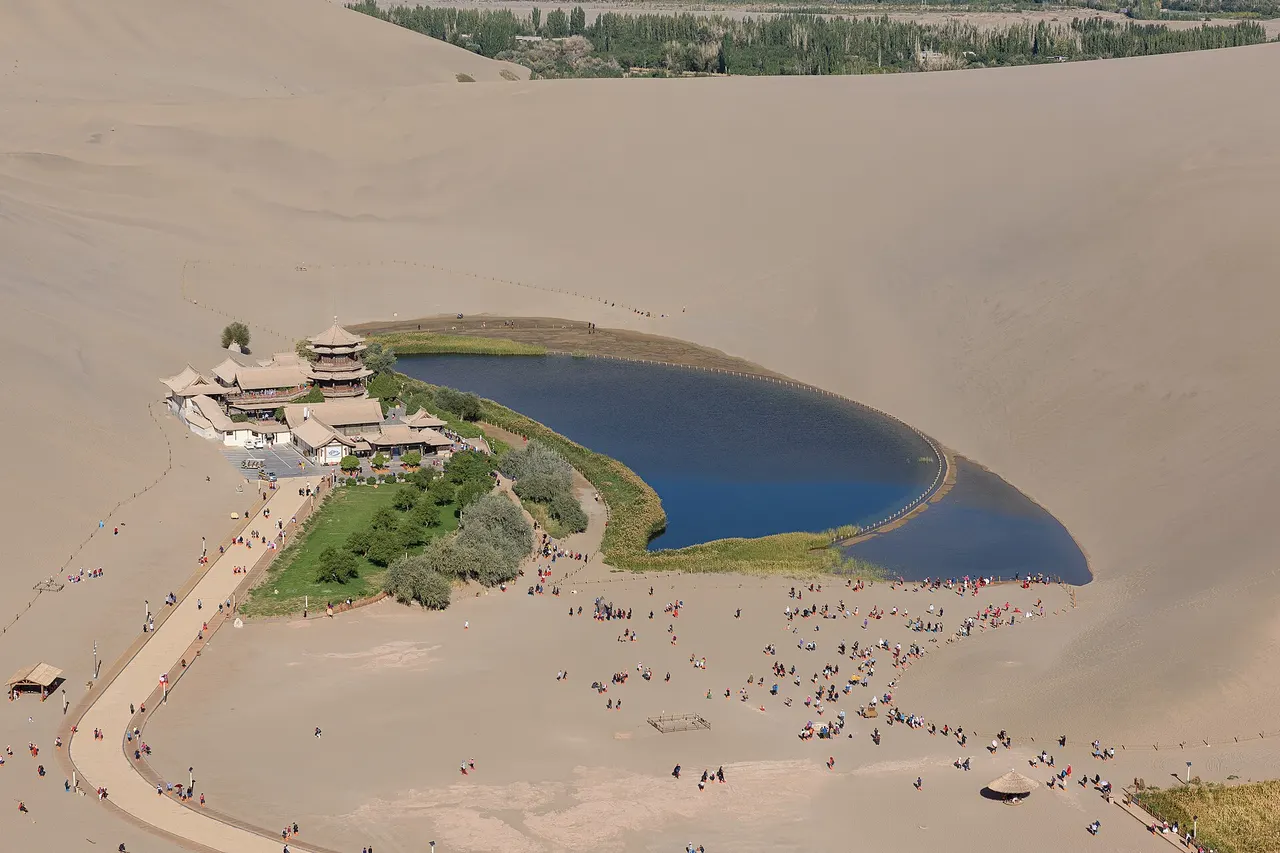 Crescent Lake & Singing Sand Dunes